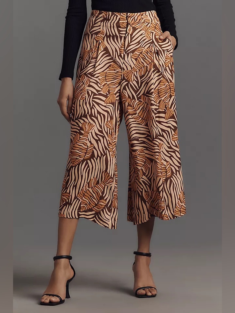 Anthropologie Farm Rio Printed Satin Culotte Pants Fish‎ Print Brown Tan Small